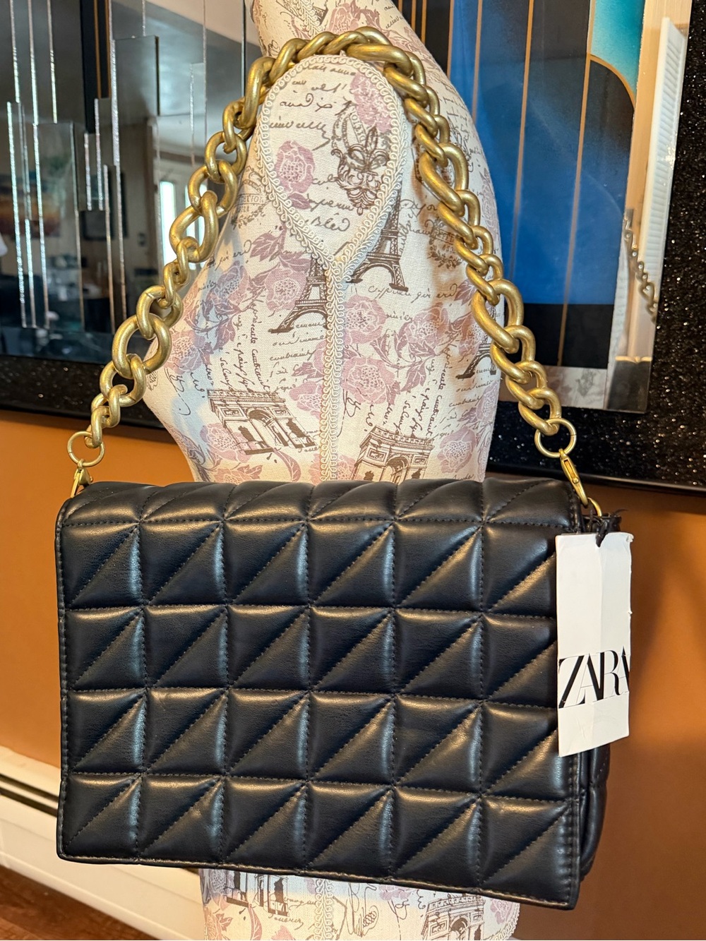 Zara Black Quilted Shoulder Bag Gold-Tone Chain Strap Magnetic Snaps Size 12”x 8